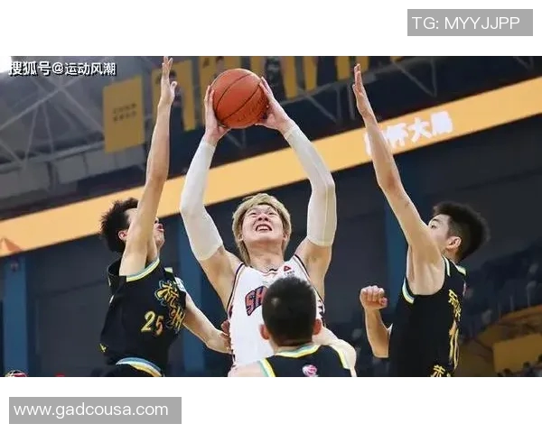 上海篮球队荣登灵活性排行榜首位引领全国篮球新风潮 上海篮球队荣登灵活性排行榜首位引领全国篮球新风潮