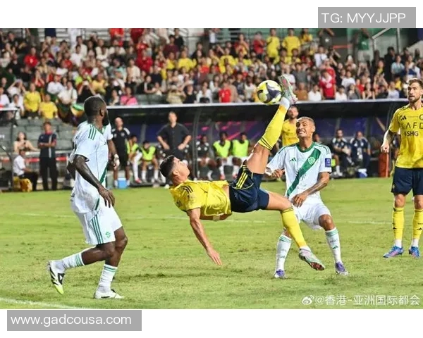 全球足球巨星评选揭晓最佳世界足球明星荣耀之路与成就回顾