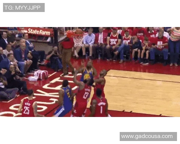 成都篮球队逆袭之路揭秘洲际杯特别报道展现团队精神与奋斗历程 成都篮球队逆袭之路揭秘洲际杯特别报道展现团队精神与奋斗历程