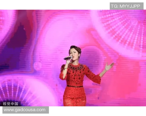 李玟与足球明星的精彩邂逅盘点她见过的传奇球员与瞬间