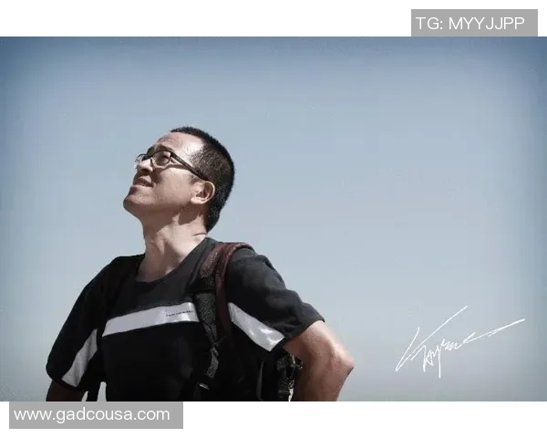 老大爷足球明星的传奇人生与青春梦想的重燃之旅