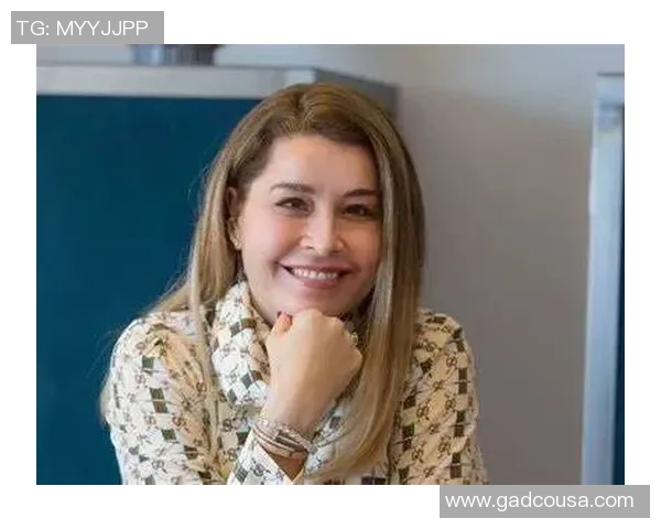 足球明星的律师妻子名字揭秘她背后的故事与成就