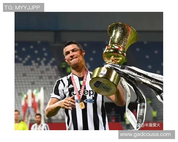 足球明星风采尽显精彩瞬间展现个人魅力与职业精神的完美结合 足球明星风采尽显精彩瞬间展现个人魅力与职业精神的完美结合