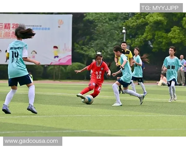 足球明星身边的球童背后的故事与梦想如何点亮绿茵场的未来