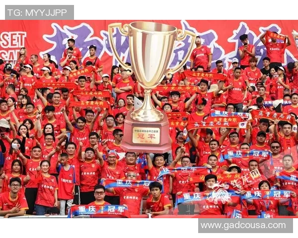 重庆足球队在大师赛中的灵活性表现分析与战术探讨